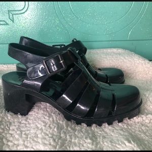 H2k black jelly sandals